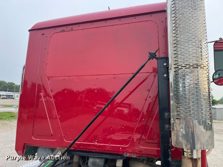 image for item DP0524 1996 Mack CH613  semi truck