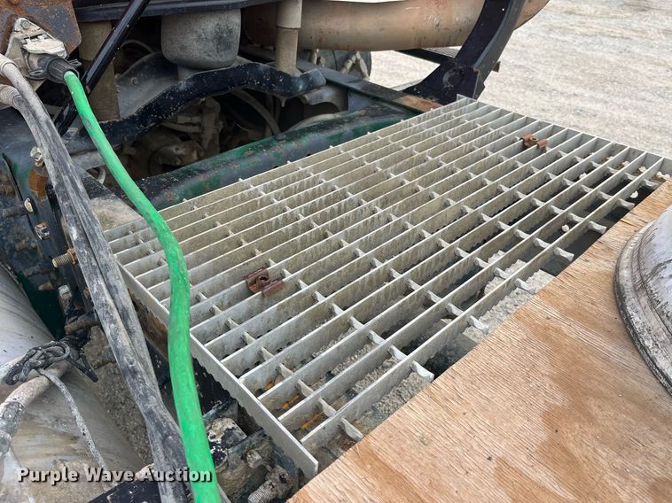 image for item DP0524 1996 Mack CH613  semi truck