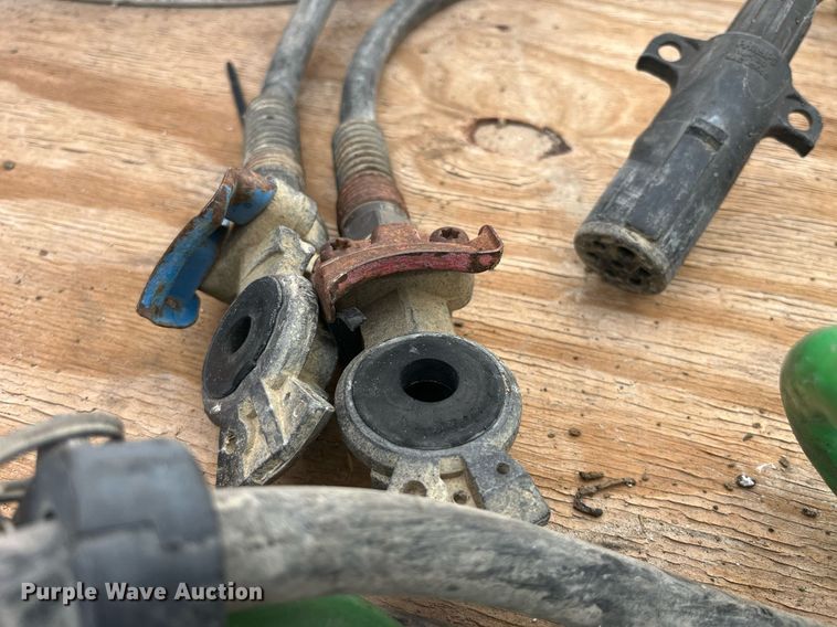 image for item DP0524 1996 Mack CH613  semi truck