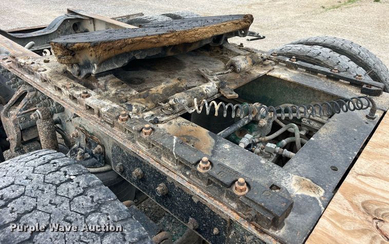 image for item DP0524 1996 Mack CH613  semi truck