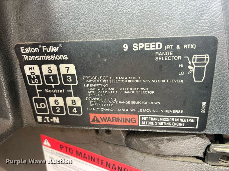 image for item DP0524 1996 Mack CH613  semi truck