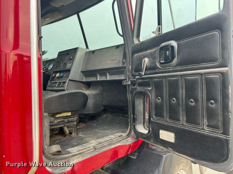 image for item DP0524 1996 Mack CH613  semi truck