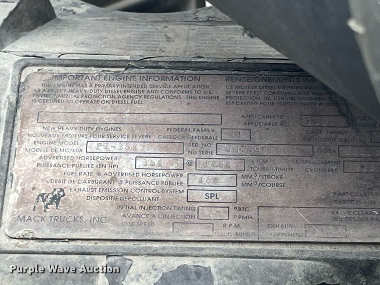 image for item DP0524 1996 Mack CH613  semi truck