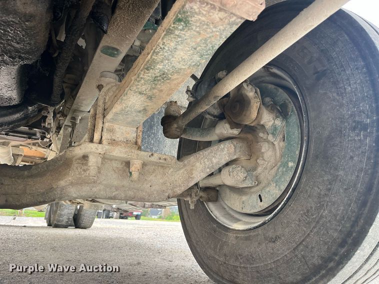 image for item DP0524 1996 Mack CH613  semi truck