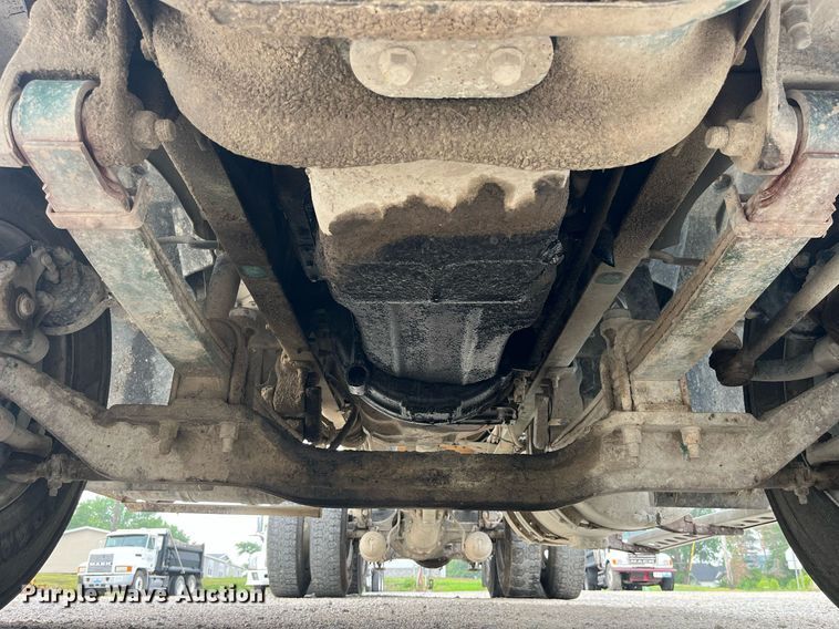 image for item DP0524 1996 Mack CH613  semi truck