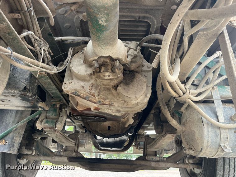 image for item DP0524 1996 Mack CH613  semi truck