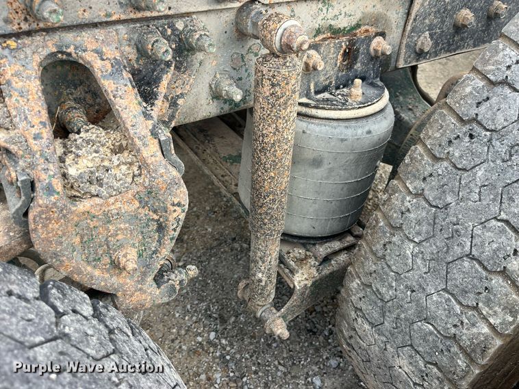 image for item DP0524 1996 Mack CH613  semi truck