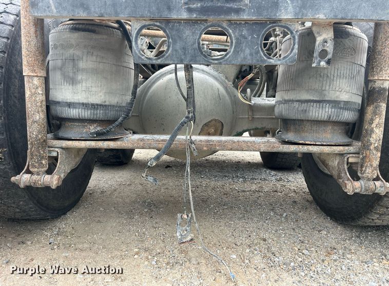 image for item DP0524 1996 Mack CH613  semi truck