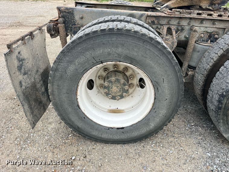 image for item DP0524 1996 Mack CH613  semi truck