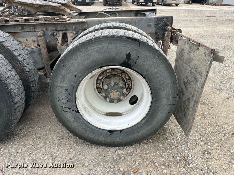 image for item DP0524 1996 Mack CH613  semi truck