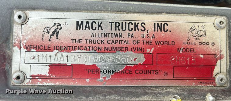 image for item DP0524 1996 Mack CH613  semi truck