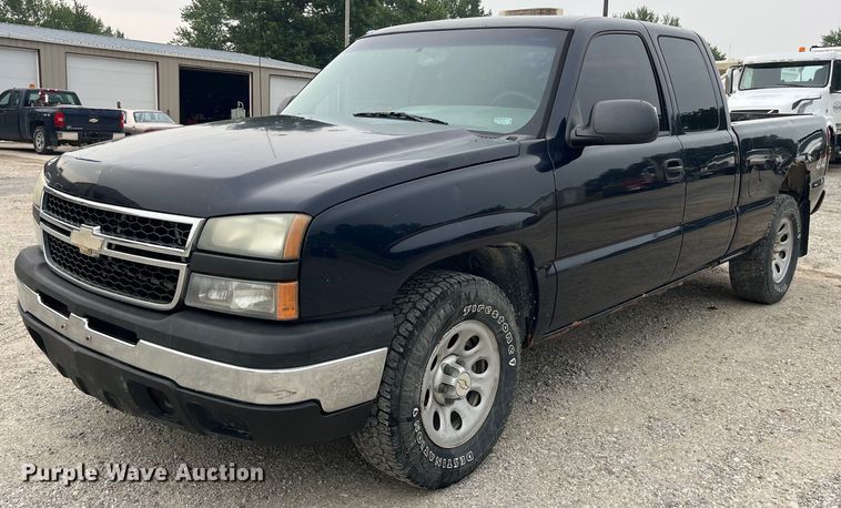 image for item DP0525 2006 Chevrolet Silverado 1500  Ext. Cab pickup truck