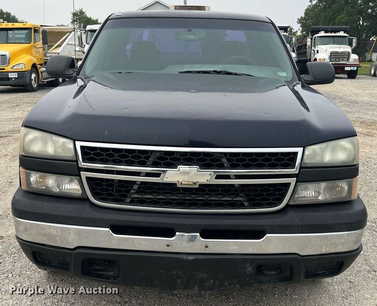image for item DP0525 2006 Chevrolet Silverado 1500  Ext. Cab pickup truck