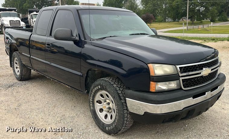 image for item DP0525 2006 Chevrolet Silverado 1500  Ext. Cab pickup truck