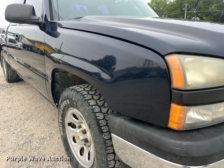 image for item DP0525 2006 Chevrolet Silverado 1500  Ext. Cab pickup truck