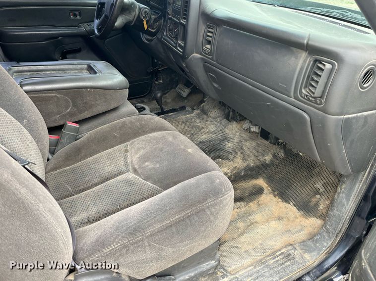 image for item DP0525 2006 Chevrolet Silverado 1500  Ext. Cab pickup truck