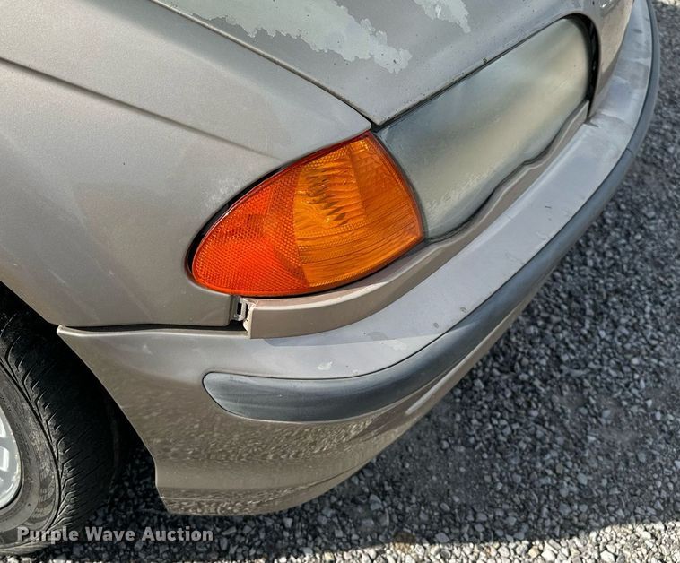 image for item DP3136 2001 BMW 330i