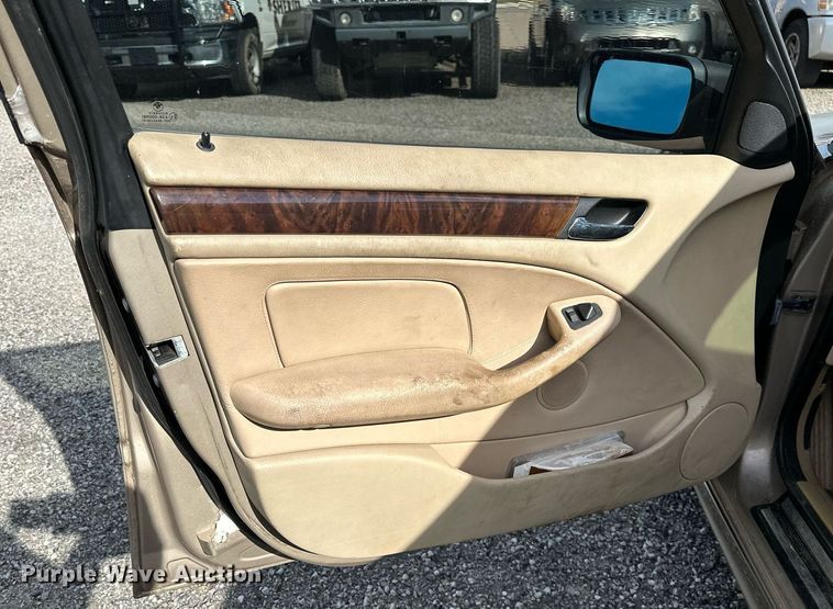 image for item DP3136 2001 BMW 330i