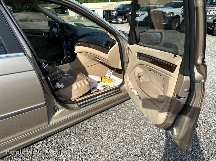 image for item DP3136 2001 BMW 330i