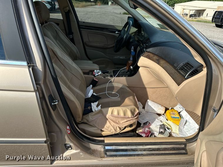 image for item DP3136 2001 BMW 330i