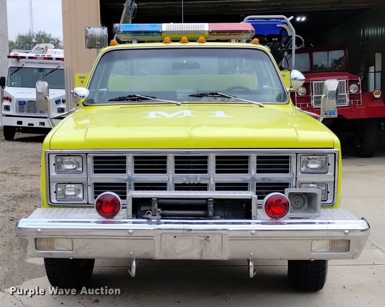 image for item DP3277 1982 GMC K3500  rescue vehicle