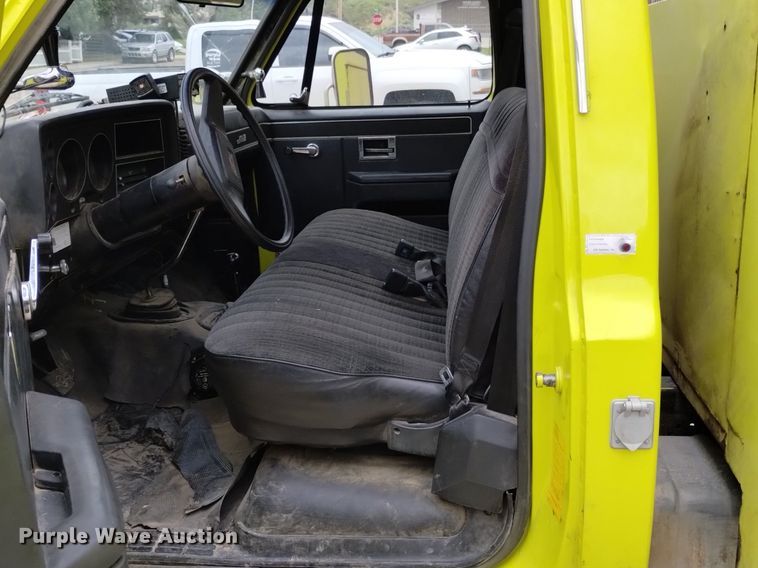 image for item DP3277 1982 GMC K3500  rescue vehicle