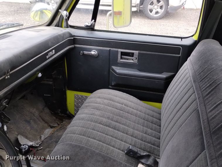 image for item DP3277 1982 GMC K3500  rescue vehicle