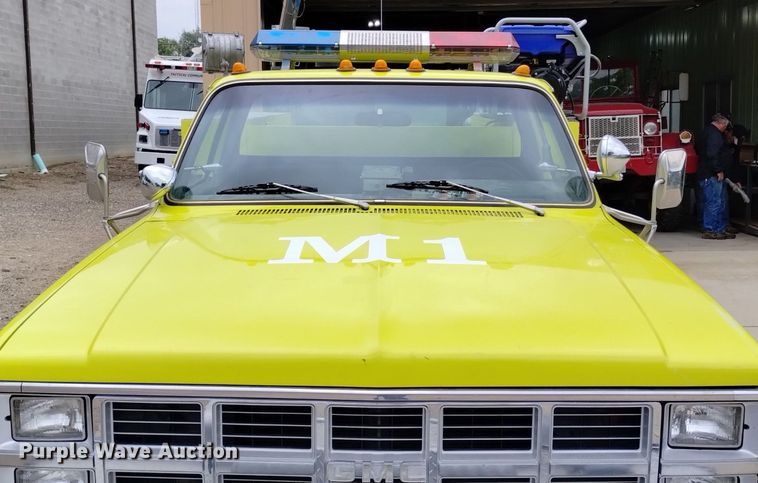 image for item DP3277 1982 GMC K3500  rescue vehicle