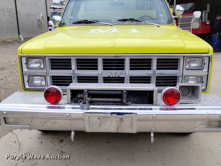 image for item DP3277 1982 GMC K3500  rescue vehicle