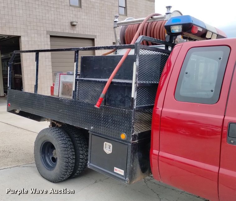 image for item DP3280 2000 Ford  F350 Super Duty  brush fire truck