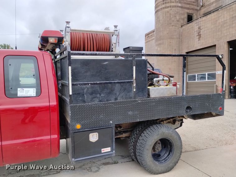 image for item DP3280 2000 Ford  F350 Super Duty  brush fire truck