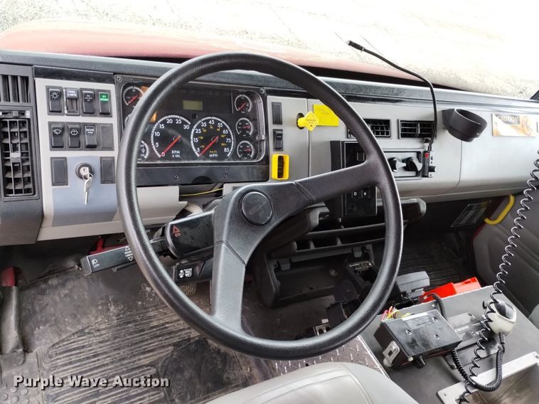 image for item DP3281 2001 Freightliner FL80  pumper fire truck