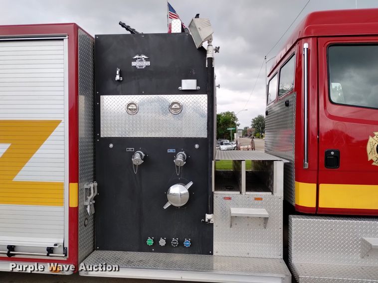 image for item DP3281 2001 Freightliner FL80  pumper fire truck