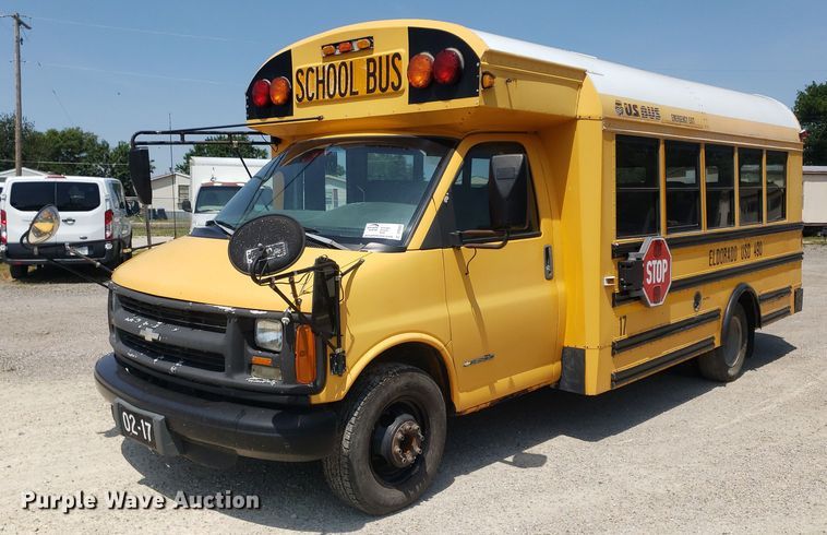 image for item DP8025 2002 Chevrolet Express G3500  school bus