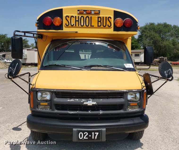 image for item DP8025 2002 Chevrolet Express G3500  school bus