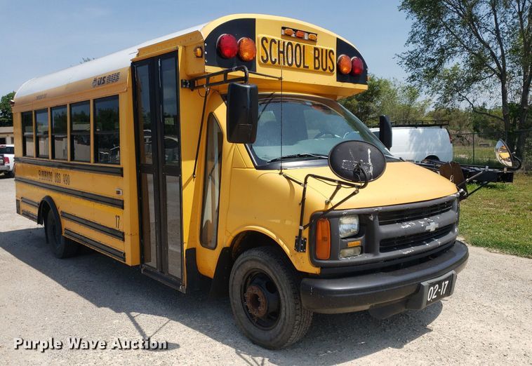 image for item DP8025 2002 Chevrolet Express G3500  school bus