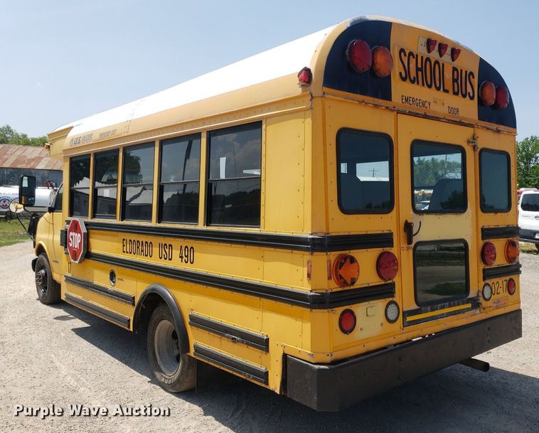 image for item DP8025 2002 Chevrolet Express G3500  school bus