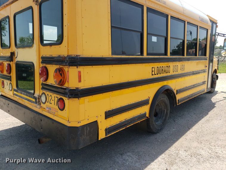 image for item DP8025 2002 Chevrolet Express G3500  school bus