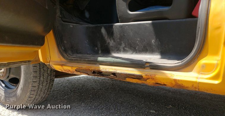 image for item DP8025 2002 Chevrolet Express G3500  school bus