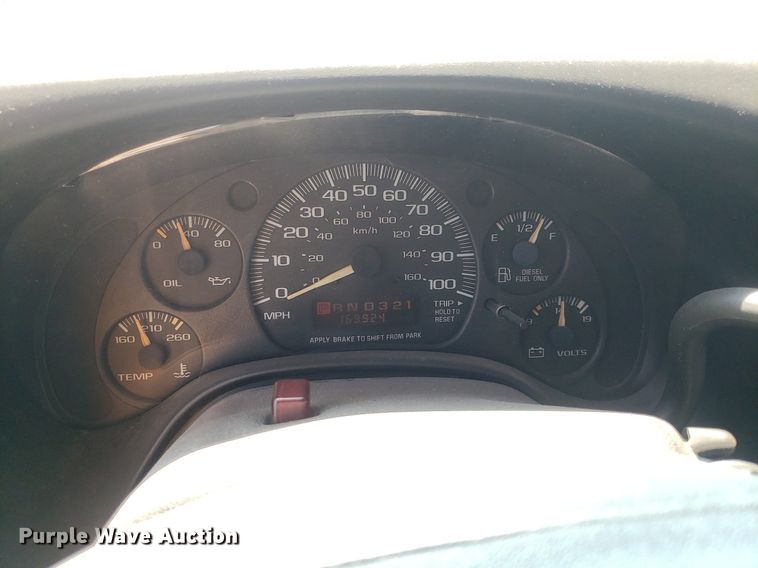 image for item DP8025 2002 Chevrolet Express G3500  school bus