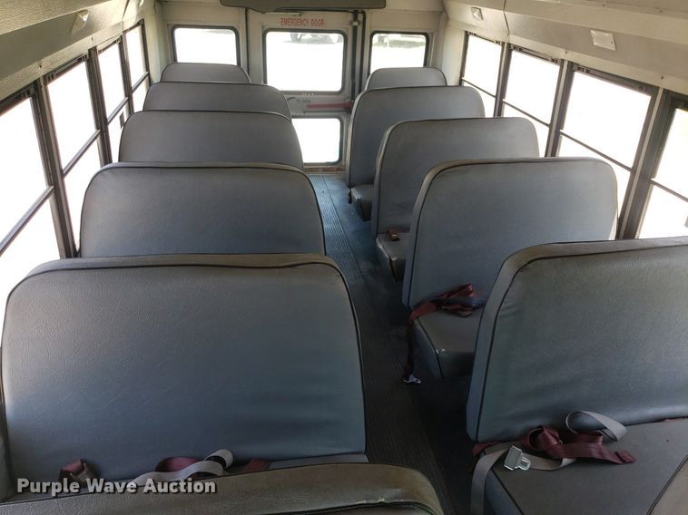 image for item DP8025 2002 Chevrolet Express G3500  school bus