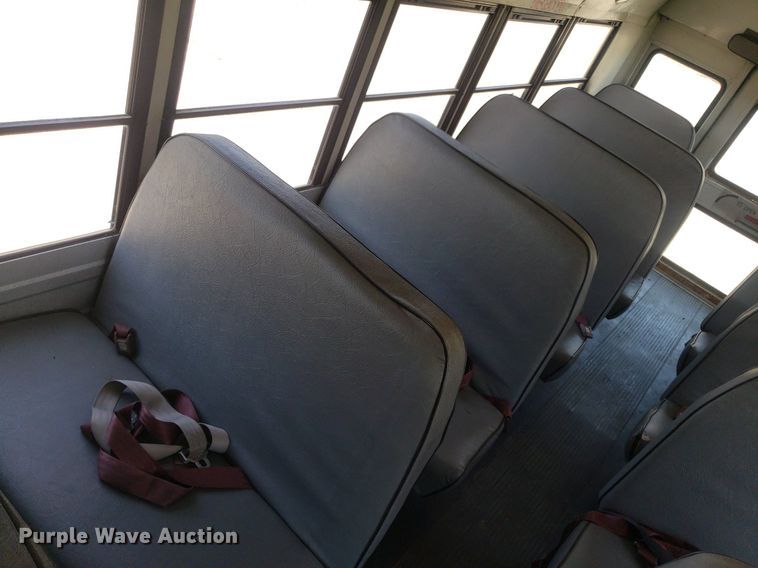 image for item DP8025 2002 Chevrolet Express G3500  school bus