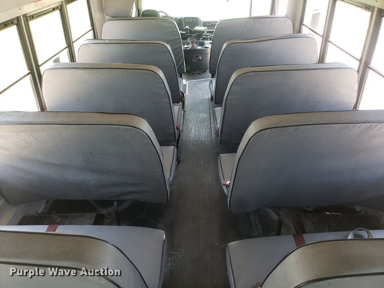 image for item DP8025 2002 Chevrolet Express G3500  school bus