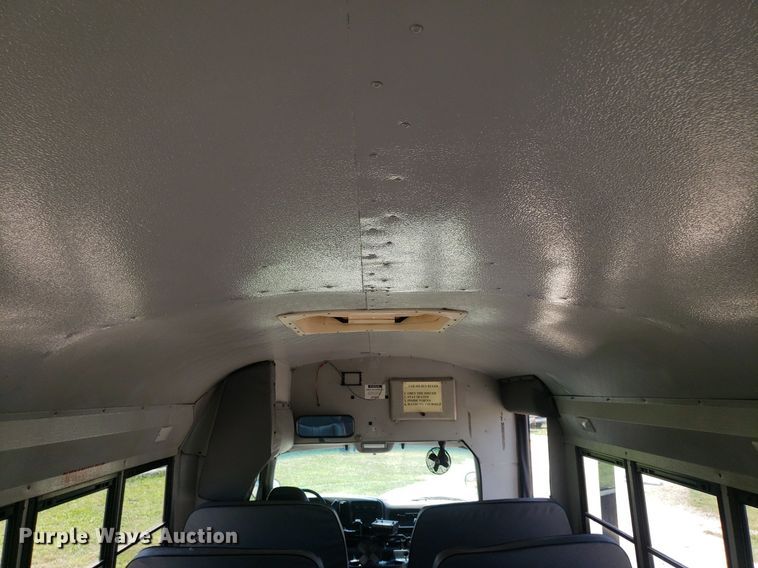 image for item DP8025 2002 Chevrolet Express G3500  school bus