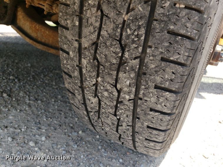 image for item DP8025 2002 Chevrolet Express G3500  school bus