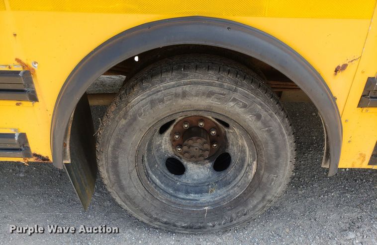 image for item DP8025 2002 Chevrolet Express G3500  school bus