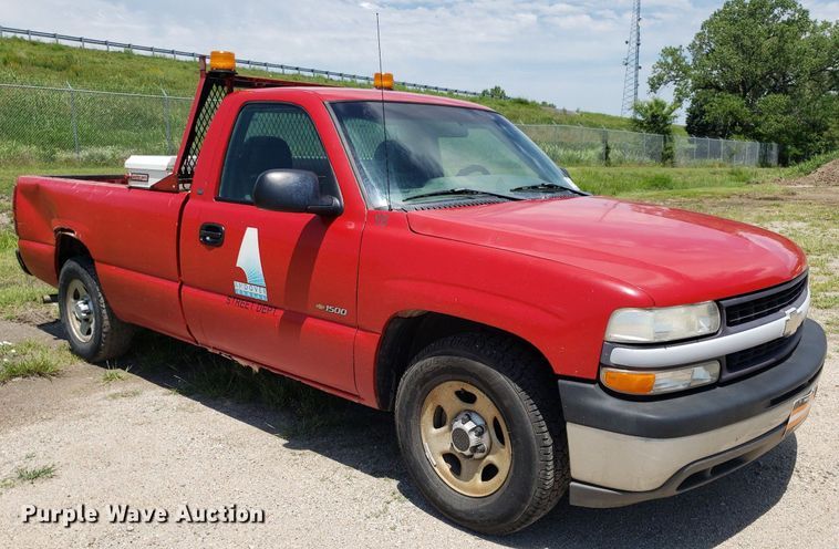 image for item DP8068 2002 Chevrolet Silverado 1500  pickup truck