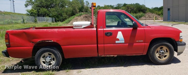 image for item DP8068 2002 Chevrolet Silverado 1500  pickup truck