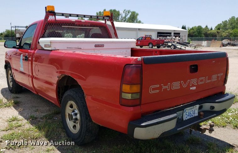 image for item DP8068 2002 Chevrolet Silverado 1500  pickup truck