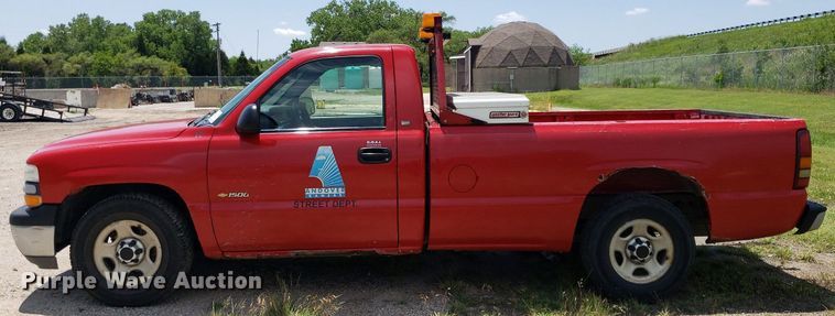 image for item DP8068 2002 Chevrolet Silverado 1500  pickup truck